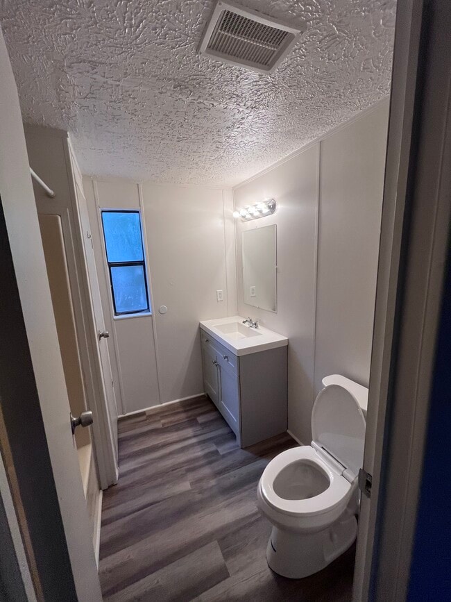 Photo - 4111 Daisy Ln