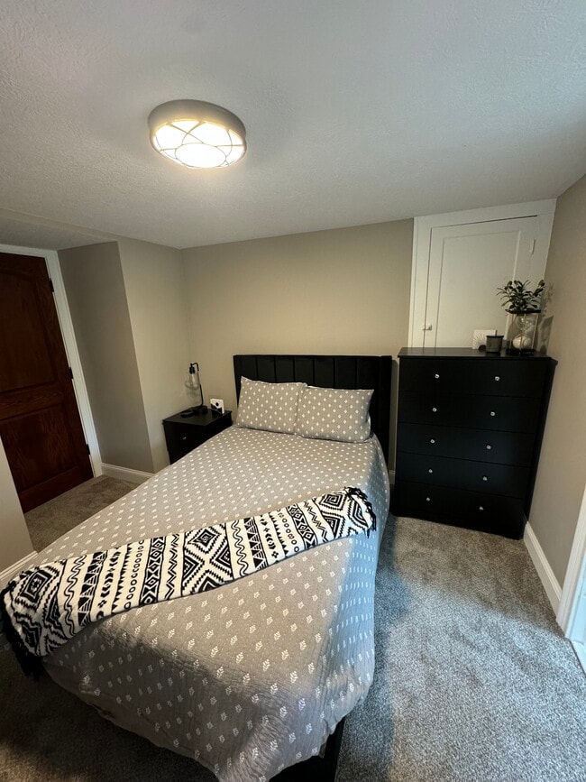 Photo - 17640 Larchwood Ave