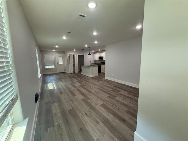 Photo - 420 E 5th St