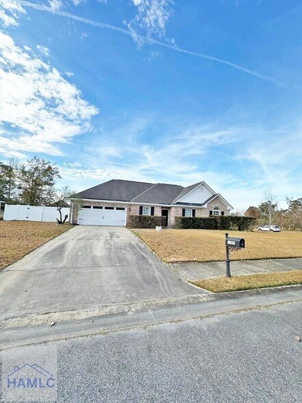 Photo - 1102 Sara Ln