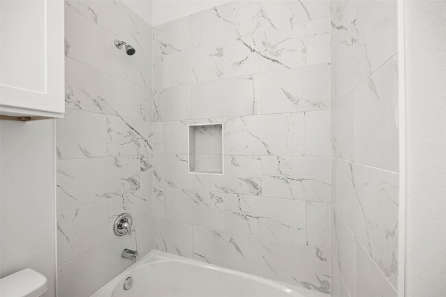 Photo - 1550 Lombardy St