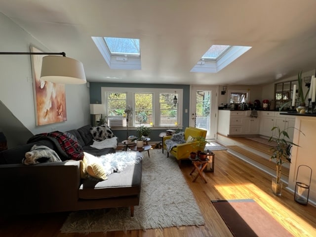 Building Photo - 16 Crooked Mile Rd Unit 2