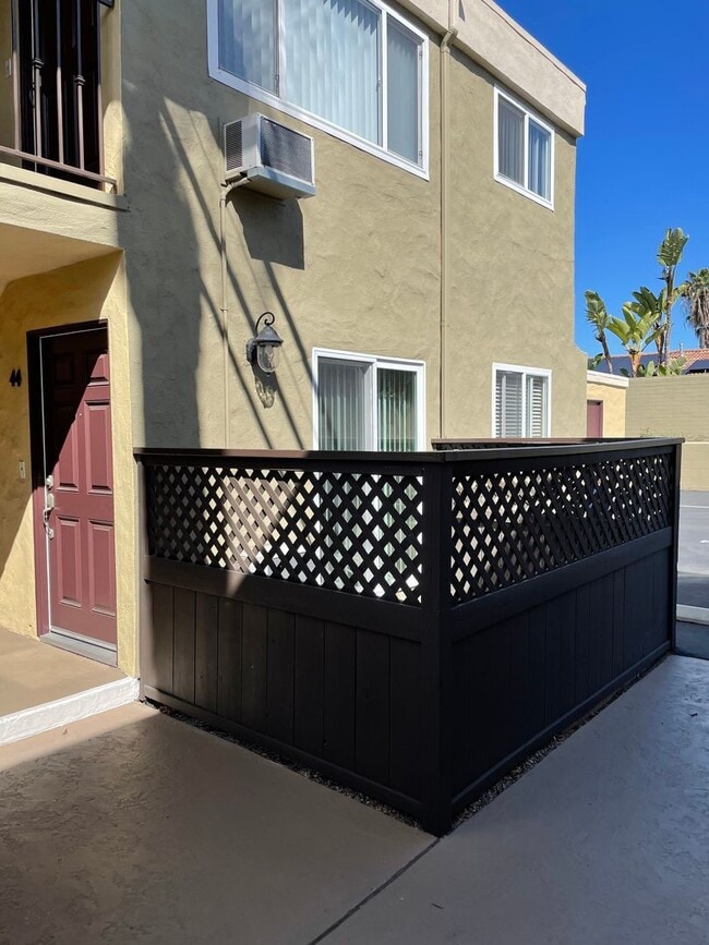 BEADNELL-QUIET UPGRADED CONDO IN GATED COMMUNITY W/ POOL - BEADNELL-QUIET UPGRADED CONDO IN GATED COMMUNITY W/ POOL Unit 44