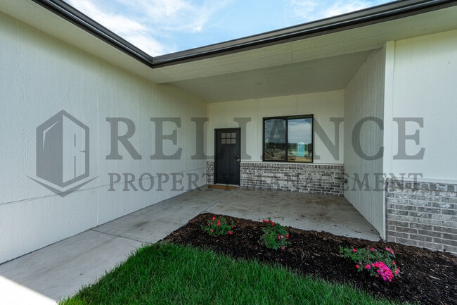 Photo - 619 Elmwood St