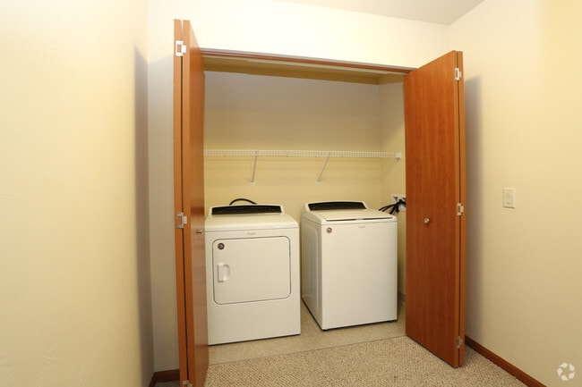 Washer/Dryer - Cranberry Woods Townhomes