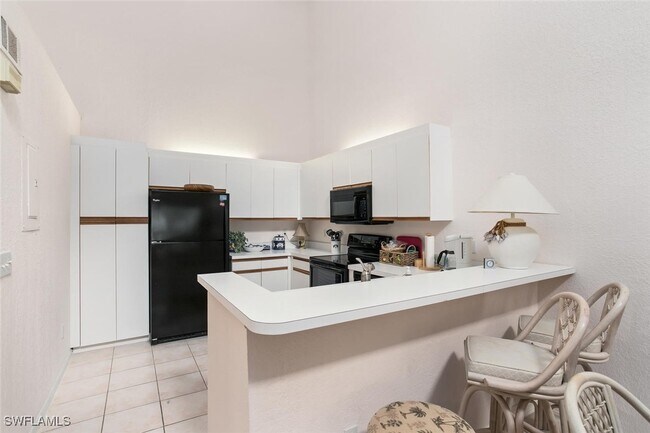 Photo - 81 Emerald Woods Dr Unidad M8