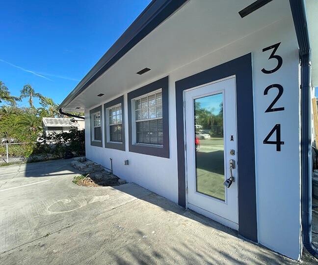 324 SW 22nd St