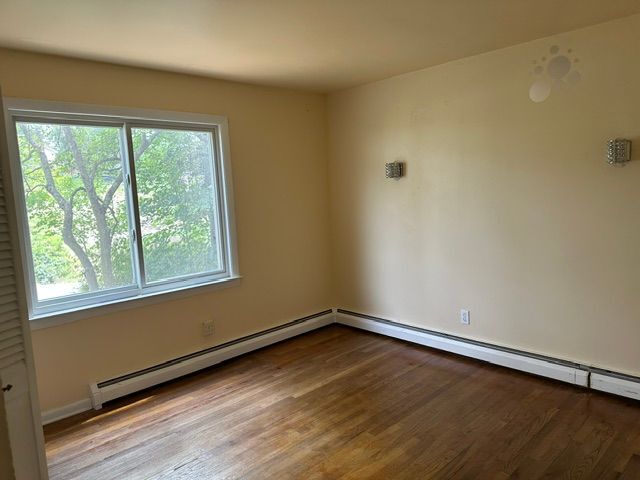Photo - 182 Ashton St