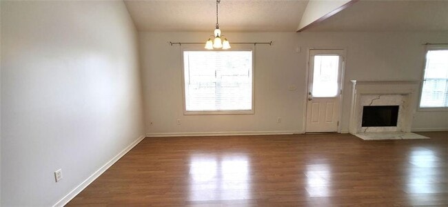 Photo - 89 Savannah Ln