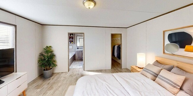 Photo - 124 Whitney Bnd Rd