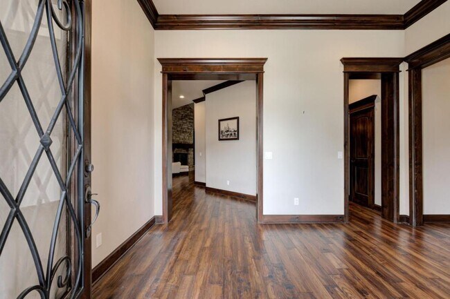 Photo - 22090 White Pine Cir