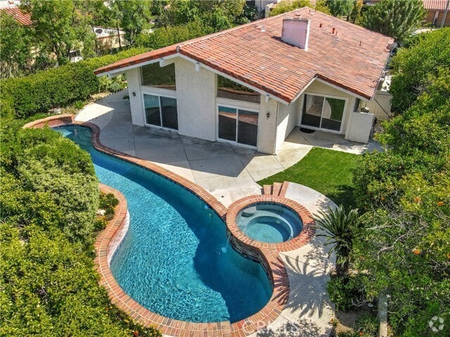 Building Photo - 23415 Park Hacienda Rental