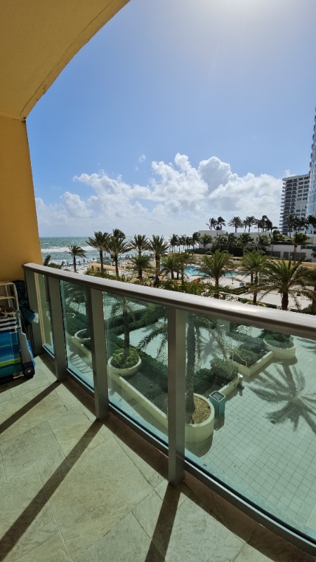 Building Photo - 2501 S Ocean Dr Rental