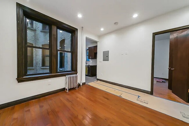 Building Photo - 471 Seventh Avenue Rental