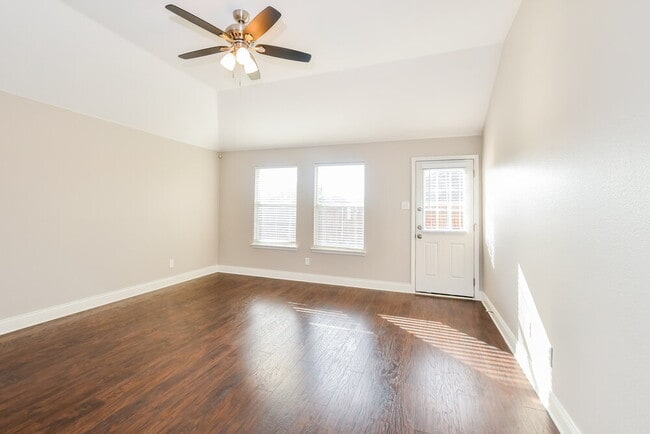 Photo - 2063 Faircrest Trail