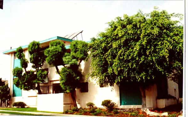 Building Photo - 903 N Eucalyptus Ave