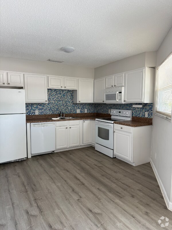 Building Photo - 7006 Midnight Pass Rd Rental