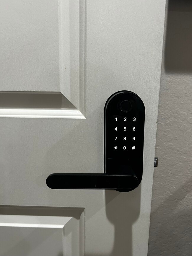 Photo - 1569 Hillmont Ave Unidad Entire Home