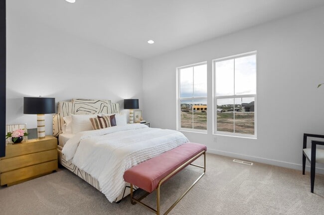 Photo - 4-bed, 3.5-bath Townhome Available early July