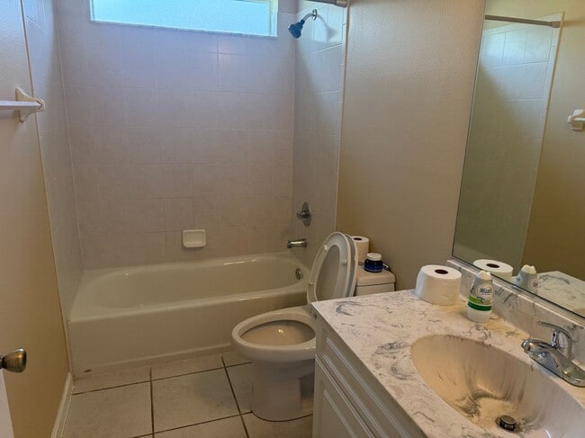 Photo - 18 Poinbury Dr Unit single family