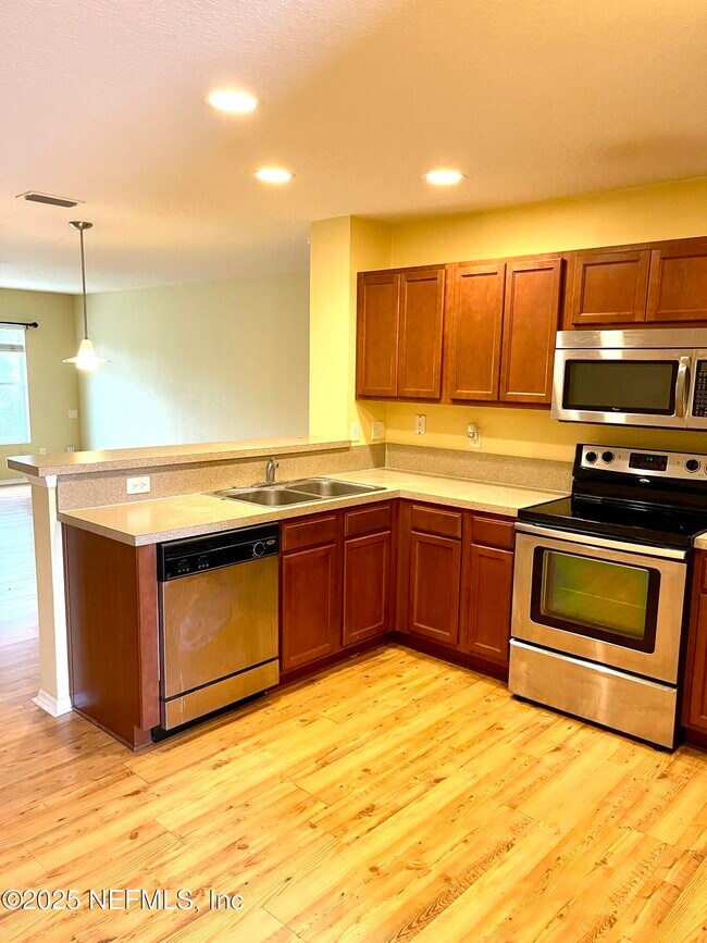 Photo - 250 Michelangelo Pl