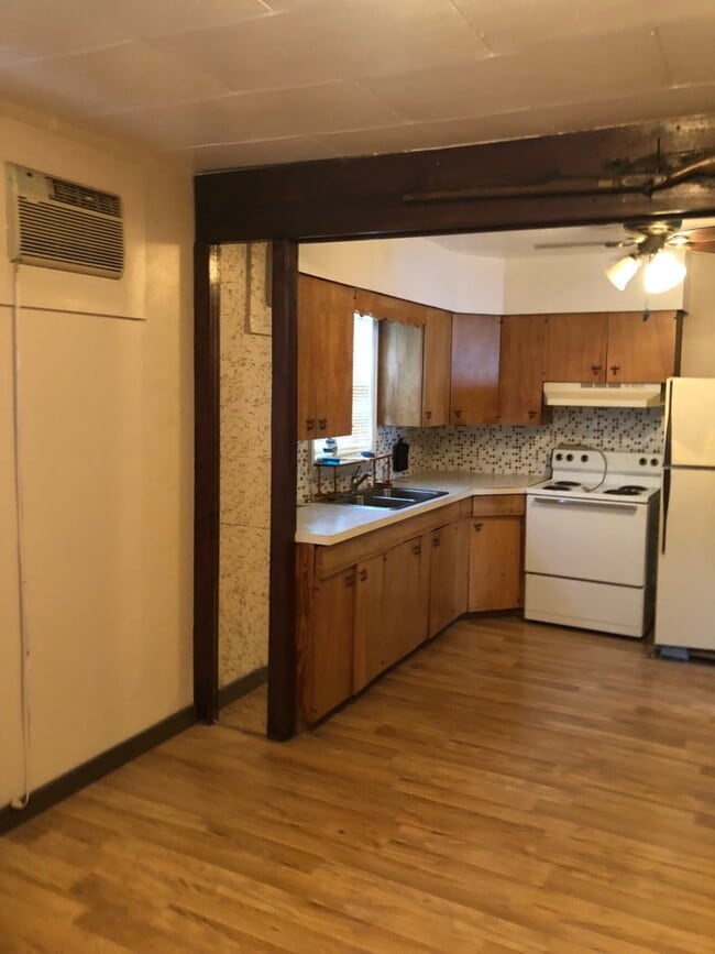 Photo - 117 N Main Ave