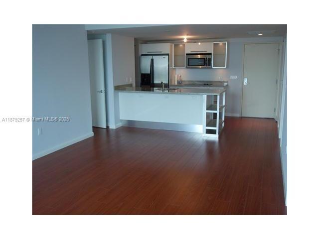 Building Photo - 185 SW 7th St Unit 1909 Rental