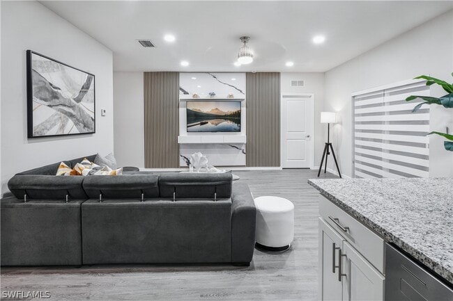 Photo - 2620 NE 5th Ave