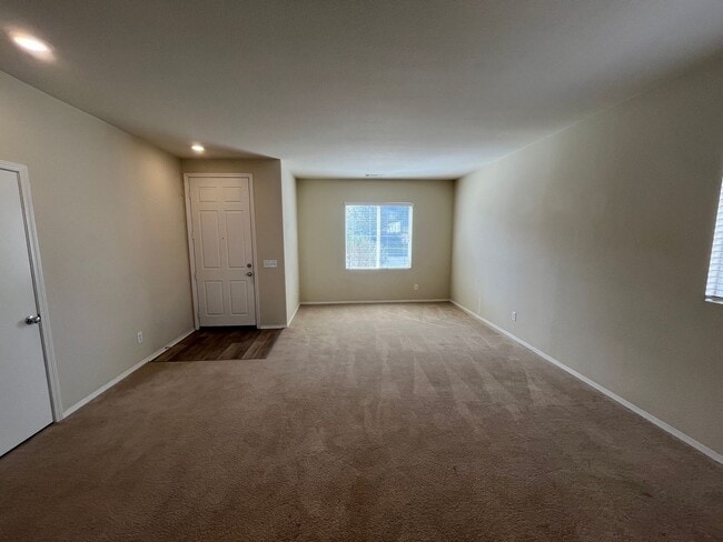 Photo - 3 Bed 2 Bath House in Tehachapi!