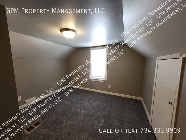 Photo - 28911 Powers St