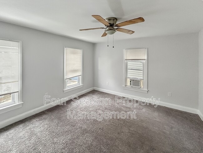 Building Photo - 336 S Locust St