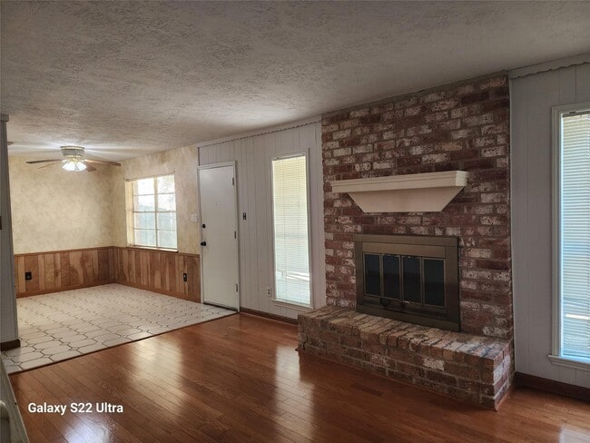 Photo - 515 Shady Glade Dr
