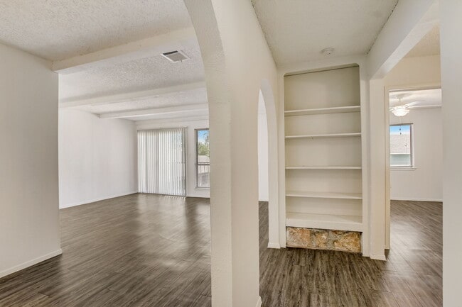 Oaks Apartments