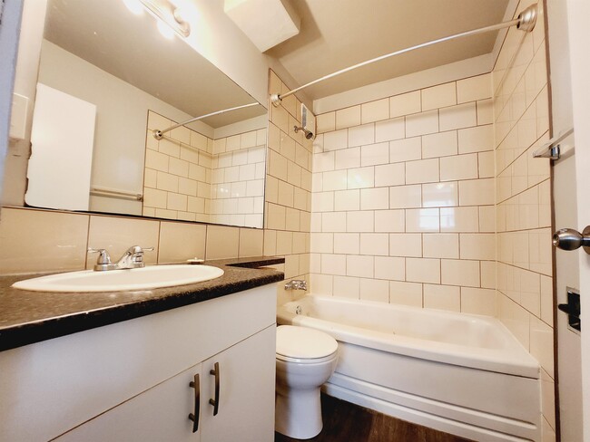 Photo - 10010 154 St Unit 2