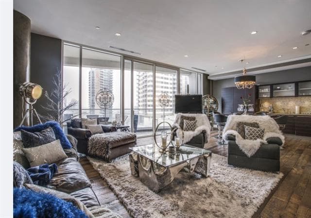 Photo - 2408 Victory Park Ln Unit 1034