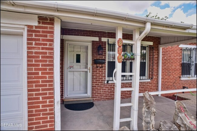 Photo - 815 Ellis St