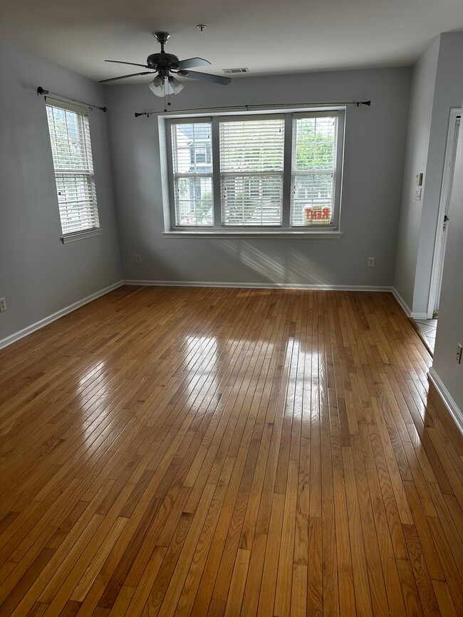 Photo - 1311 Blossom Cir