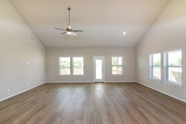 304 Shelton Pass