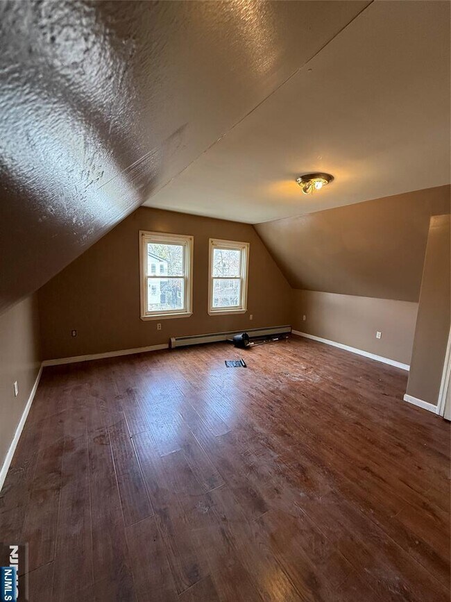 220 S Burnet St Unit 3