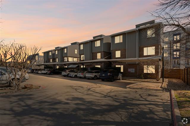 Building Photo - 1324 May St Unit 210 Rental