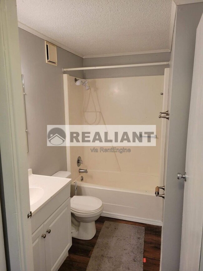 Photo - 505 Amhurst Dr