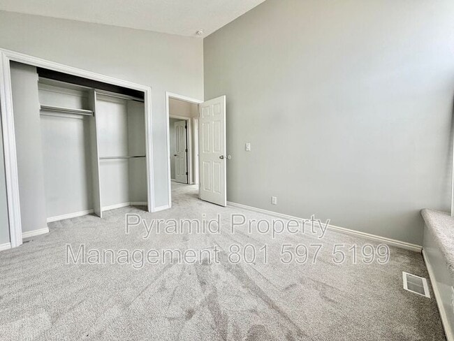 Photo - 979 Blue Heron Cir