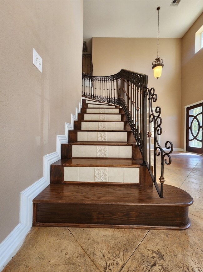 Photo - 115 Oak Colony Dr