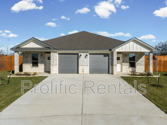 Photo - 111 Logan Ct