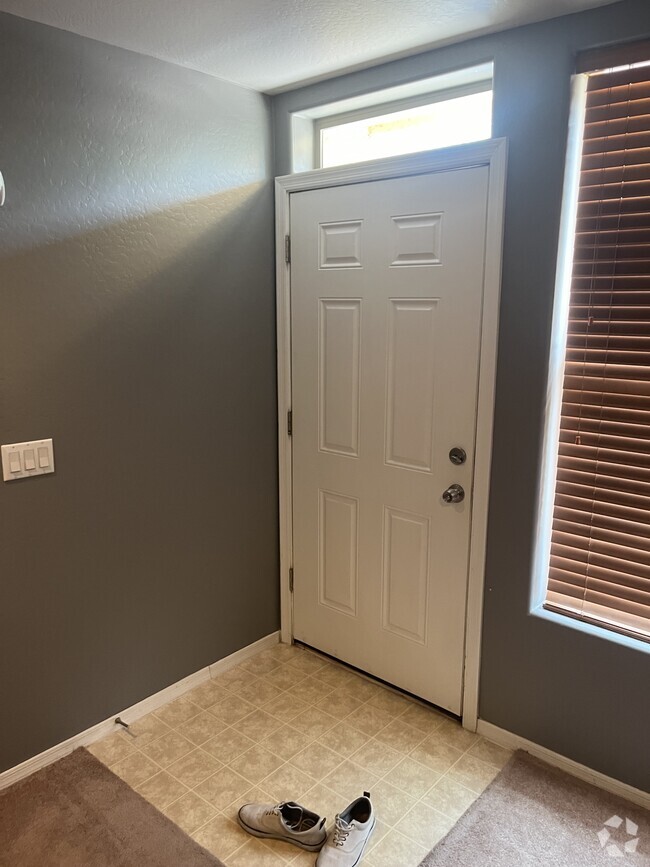 Building Photo - 2929 N 39th St Rental