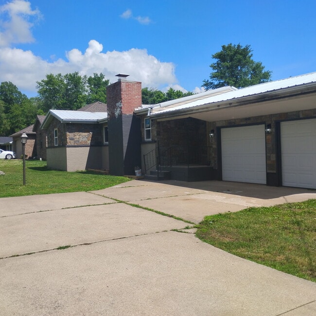 Photo - 3006 E Gasconade St
