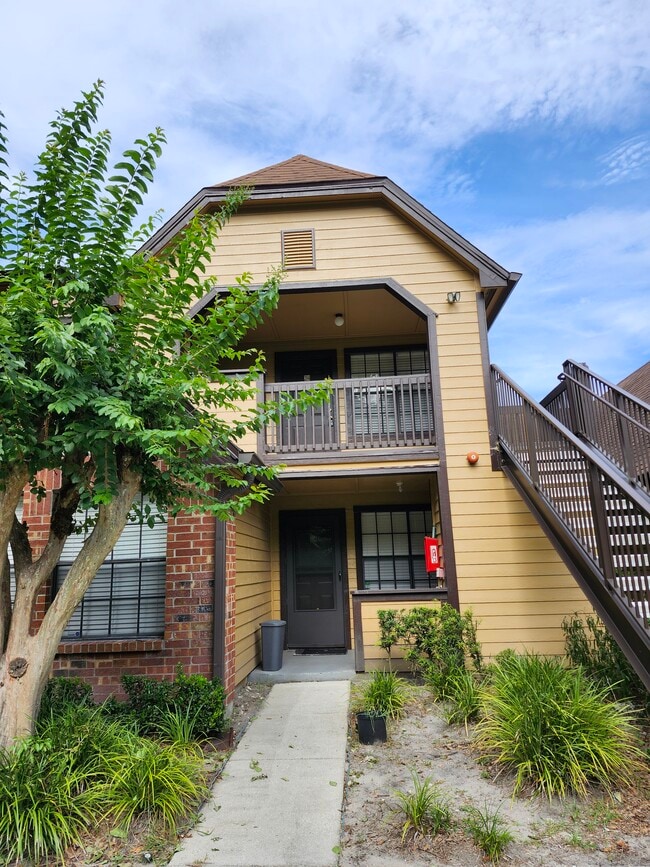 Building Photo - 415 Lakepointe Dr Unit # 204