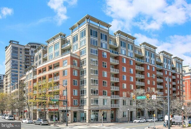 Building Photo - 820 N Pollard St Unit 609 Rental