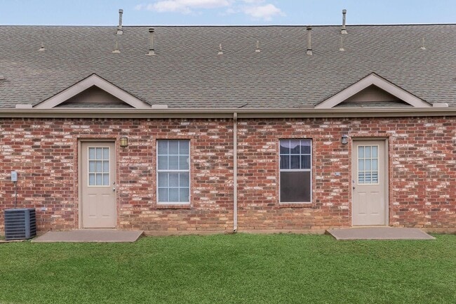 Building Photo - 9257 Somerset Rd Rental