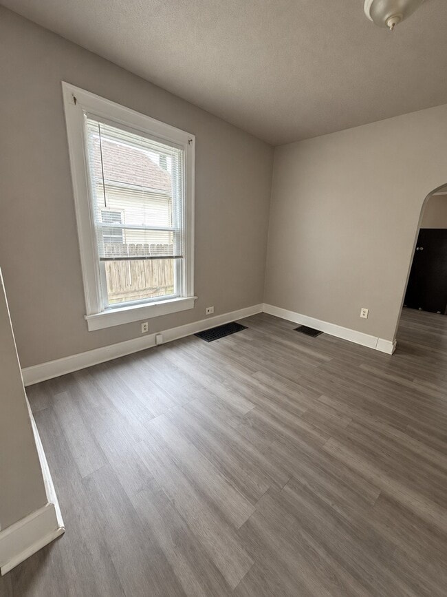 63 Drake Ave Unit 2